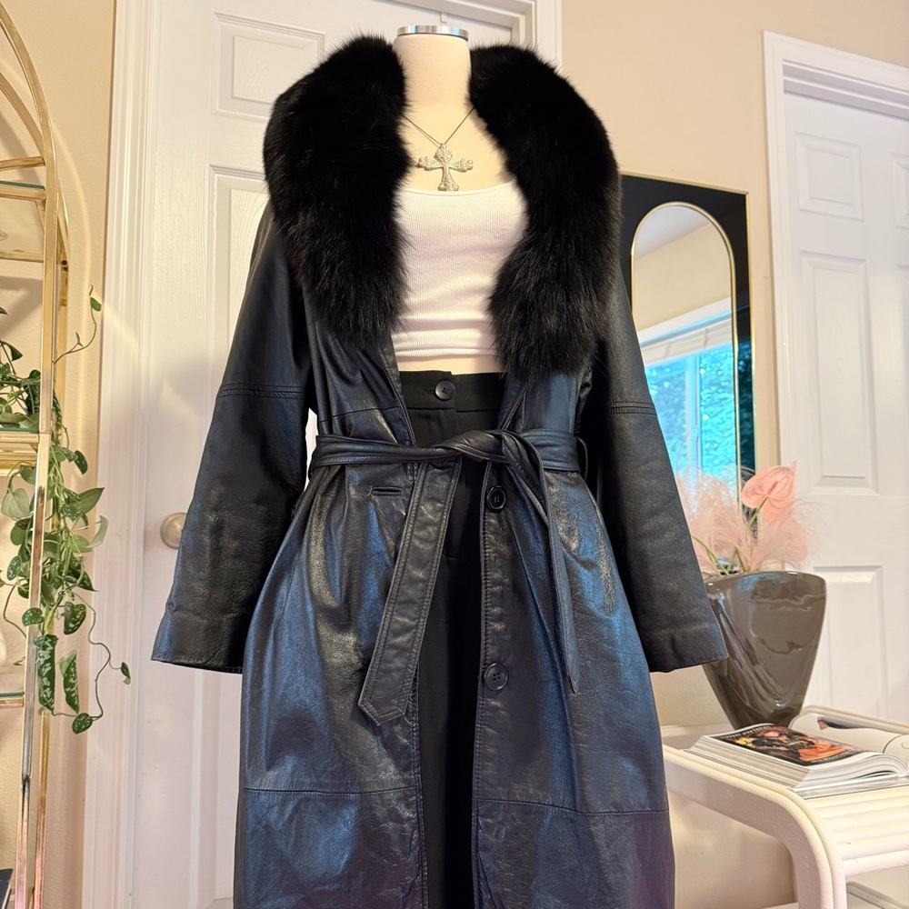 ❌SOLD❌ Vintage Black Fur Collar Leather Trench Coat